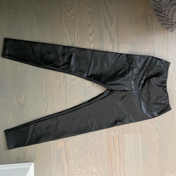 Seven Sisters - Vegan Leather Leggings Size Medium - Picture 2 of 3